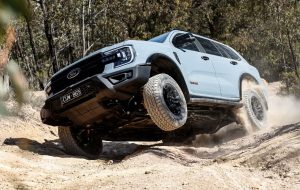 Ford Everest Super Duty: آیا بیضی آبی طرح یک سنگ شکن Landcruiser را ترسیم می کند؟ Ford Everest Super Duty: آیا بیضی آبی طرح یک سنگ شکن Landcruiser را ترسیم می کند؟