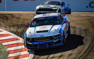 از نزدیک با Ford Mustang Dark Horse r