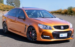 چگونه می توانید آخرین ماشین پلیس Commodore Manual V8 Holden Commodore را در اختیار داشته باشید چگونه می توانید آخرین ماشین پلیس Commodore Manual V8 Holden Commodore را در اختیار داشته باشید